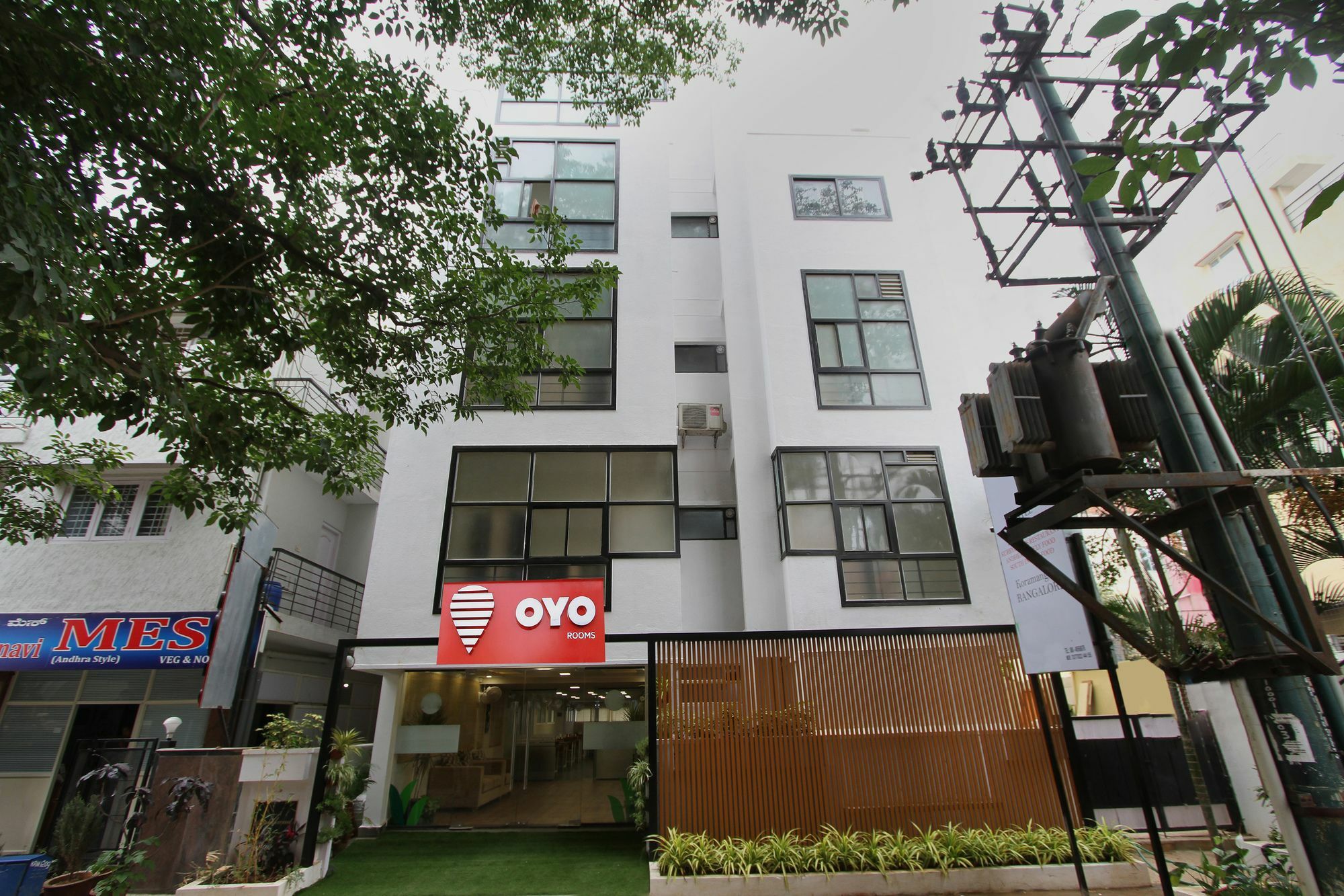 Capital O 5379 The Roy Grand Inns 벵갈루루 외부 사진