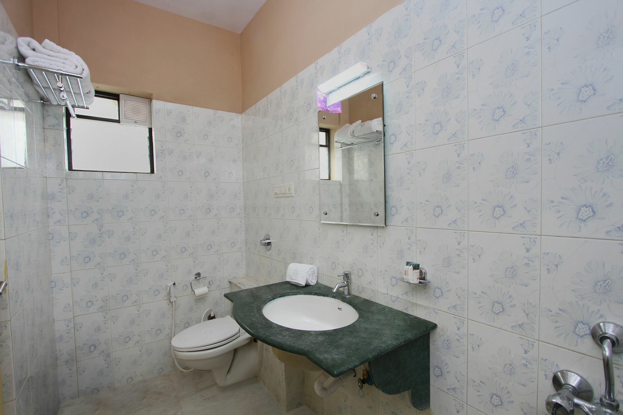 Capital O 5379 The Roy Grand Inns 벵갈루루 외부 사진