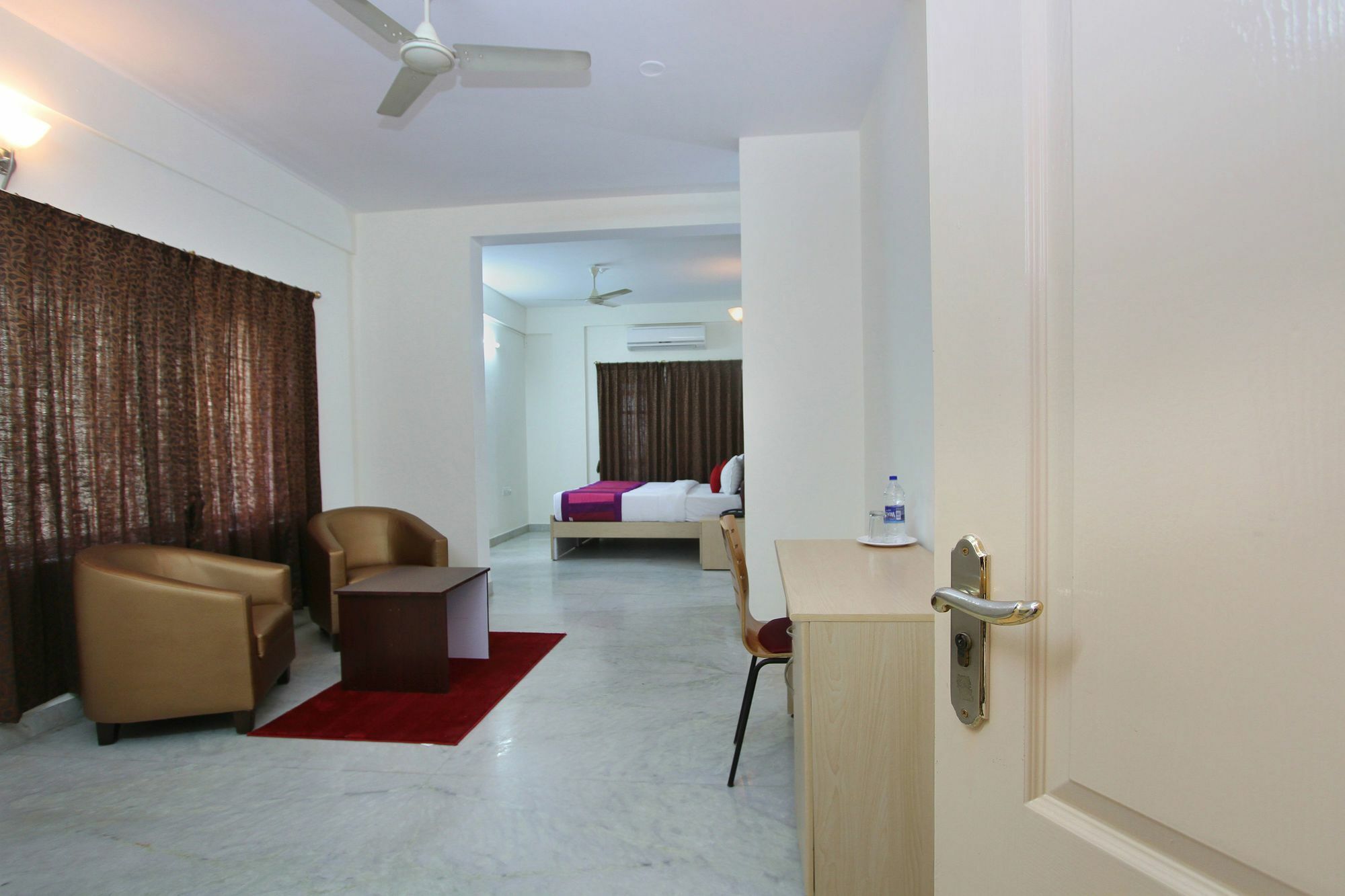 Capital O 5379 The Roy Grand Inns 벵갈루루 외부 사진